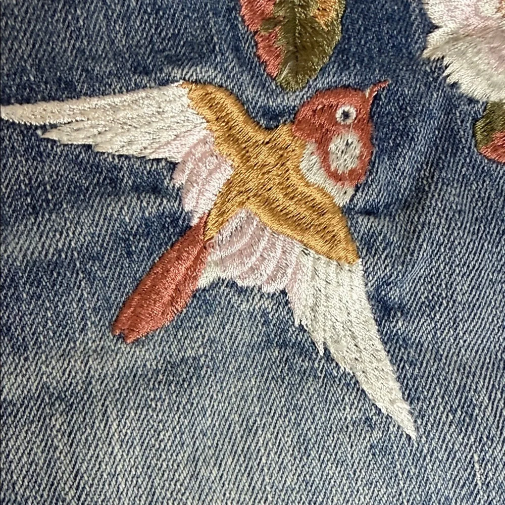 NWT Vintage American Eagle Outfitters Blue Jean Shorts with Floral Embroidery so